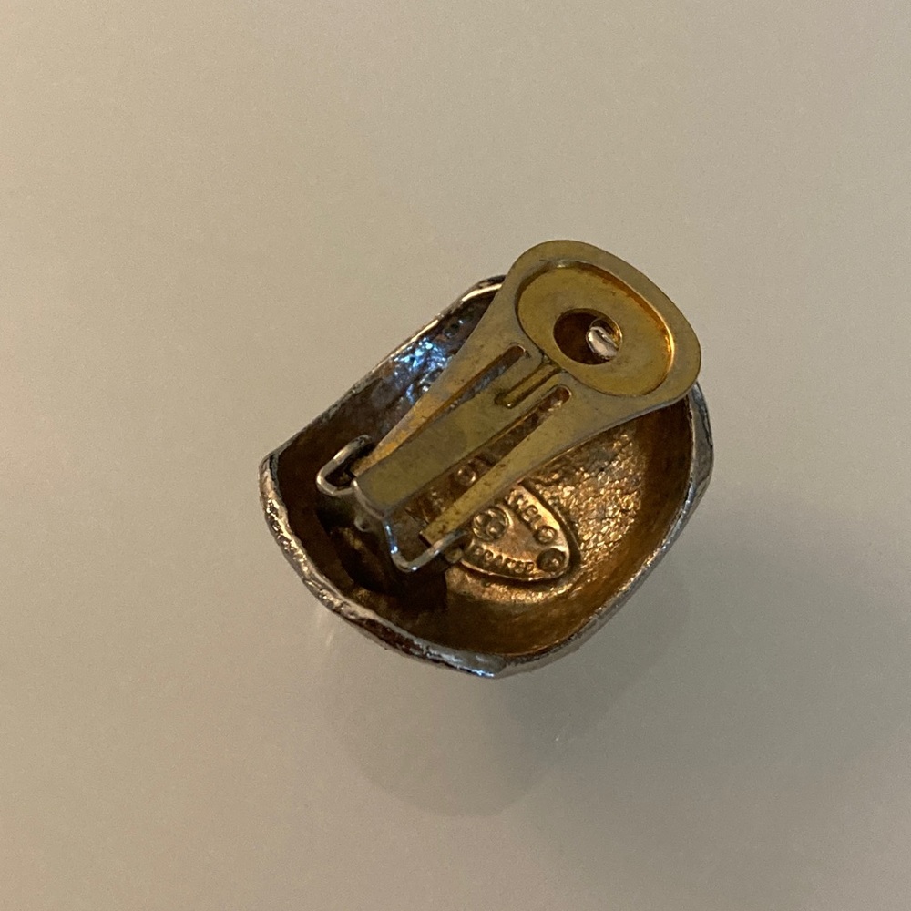 Chanel Single Earring Vintage Clip On - Picture 4 of 9